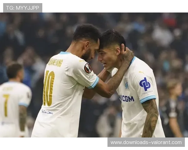 葡萄牙体育对阵马赛 埃莫森假摔染黄两次成比赛关键转折点 葡萄牙体育对阵马赛 埃莫森假摔染黄两次成比赛关键转折点