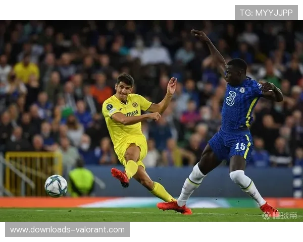 比利亚雷亚尔2-1埃尔切，莫雷诺点射绝杀延续欧战希望