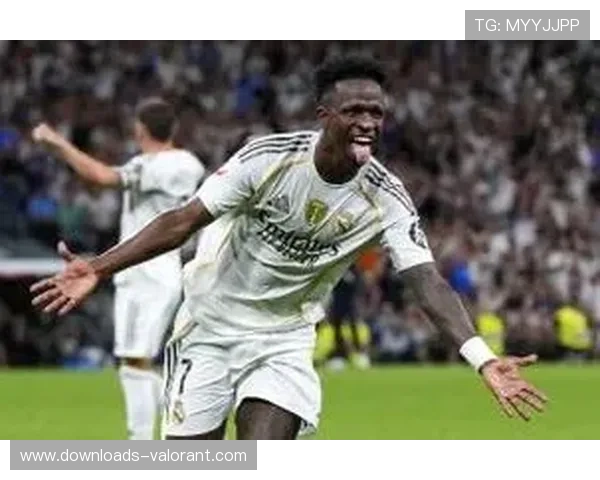 皇马客场复仇本菲卡，维尼修斯进球后种族歧视风波成焦点